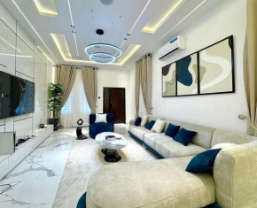 Luxe 3-Bedroom Getaway with PS5, Netflix & More!
